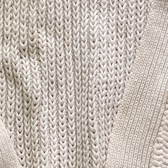 Tristan & Iseut Knit - Picture 3 of 3